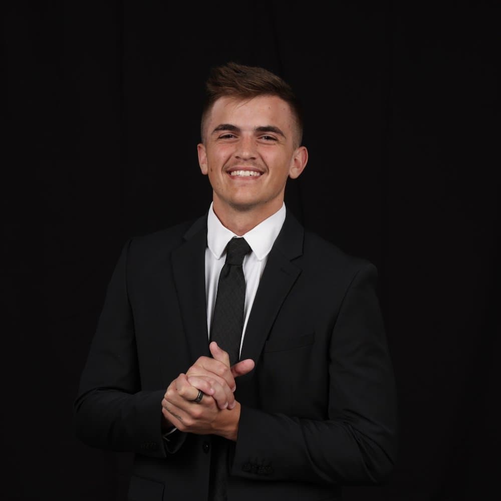 Orlando magician performing close-up magic